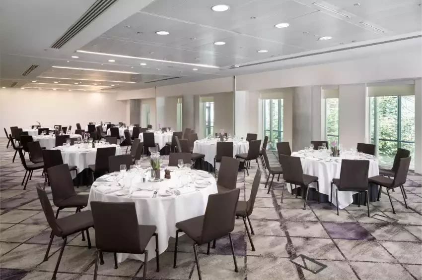 Doubletree By Hilton Tower Of London Gardens Suite 1 3